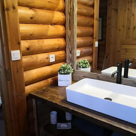Chalet Con Vistas Al Lago Matemale En Les *